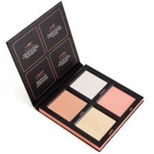 HUDA BEAUTY 3D Highlighter Palette- Pink Sands